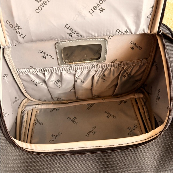 YY Coveri Navy Blue Travel Toiletry Bag - Picture 2 of 7